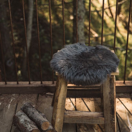 Stolsdyna | Rund | Fårskinn | D34 cm Mörkgrå